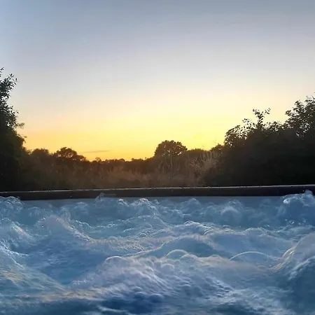 Vakantiehuis Avec Jardin Et Jacuzzi Prive *