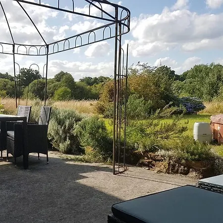 Avec Jardin Et Jacuzzi Prive Saint-Mars-sur-la-Futaie